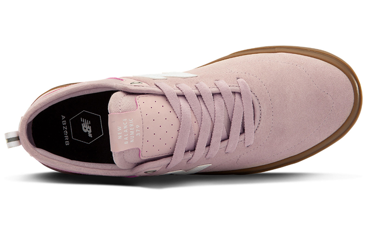 Lookbook New Balance Numeric ''Rosa'' NM379SIC