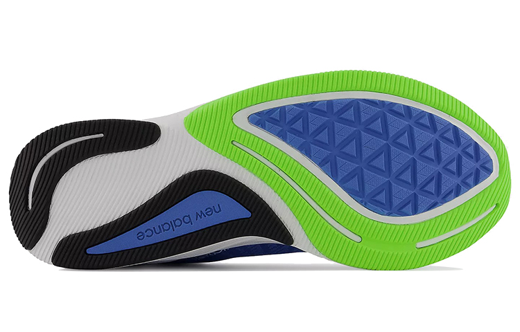 Shop 뉴발란스 NYC 마라톤 퓨얼셀 프리즘 블루 운동화 MFCPZNY