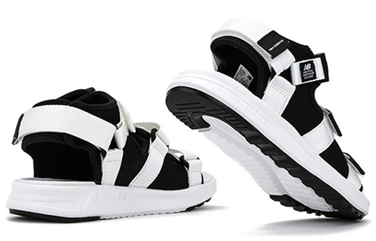 Shop New Balance男女通用纯白色露趾平跟运动凉鞋 SD750BW