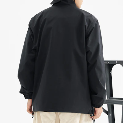 New Balance 戶外多口袋黑色功能夾克 (附Logo設計) AMJ31322-BK Shop New Balance 戶外多口袋黑色功能夾克 (附Logo設計) AMJ31322-BK