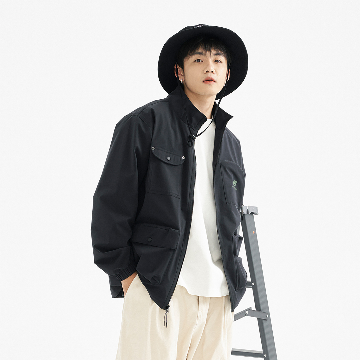 Cheap New Balance 戶外多口袋黑色功能夾克 (附Logo設計) AMJ31322-BK