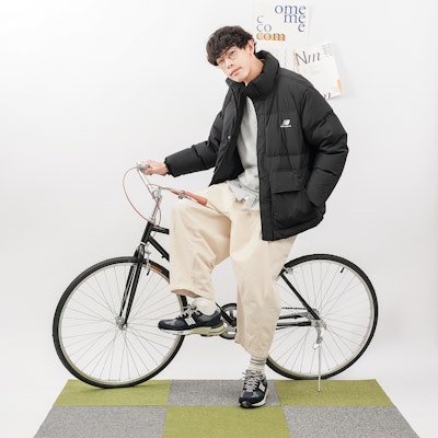 New Balance Oversized Logo Puffer Jacket Black Unisex. AMJ14309-BK Sizing New Balance Oversized Logo Puffer Jacket Black Unisex. AMJ14309-BK