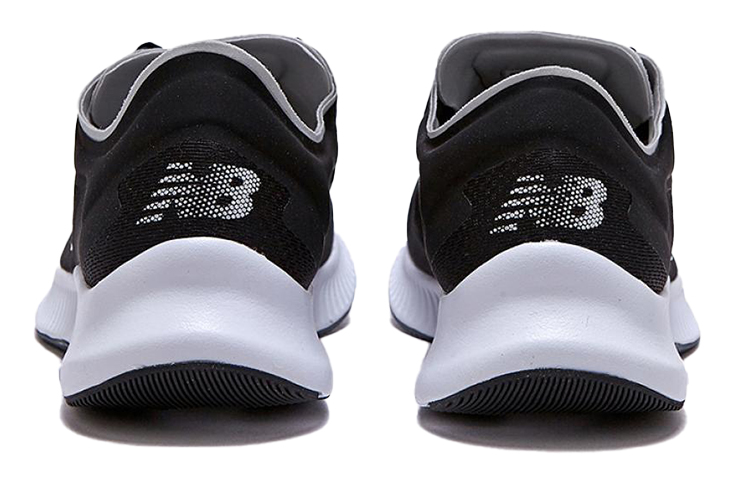 Lookbook New Balance Pesu 'Hitam' MPESULB1
