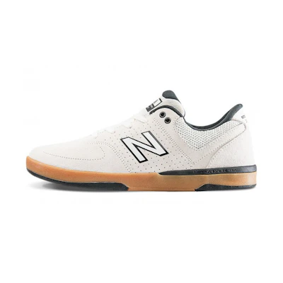 NB PJ Stratford 533 'Cloud White'