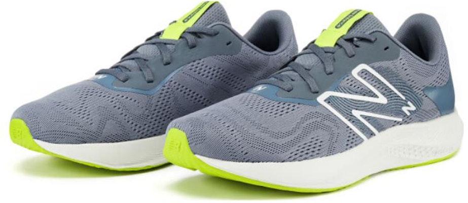 新百伦 ProRun 跑鞋 '灰电' MPRORLG2 Lookbook 新百伦 ProRun 跑鞋 '灰电' MPRORLG2