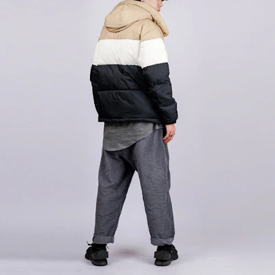 New Balance可翻转连帽白色羽绒服 情侣款 NPA43013-BK Purchase New Balance可翻转连帽白色羽绒服 情侣款 NPA43013-BK