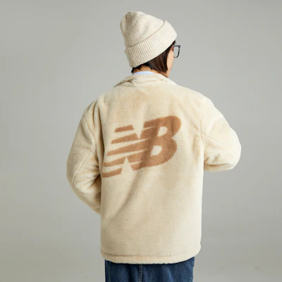 뉴발란스 리버시블 두꺼운 플리스 자켓 베이지 - 유니섹스 양면코트 6DC43783-CRE Sizing 뉴발란스 리버시블 두꺼운 플리스 자켓 베이지 - 유니섹스 양면코트 6DC43783-CRE
