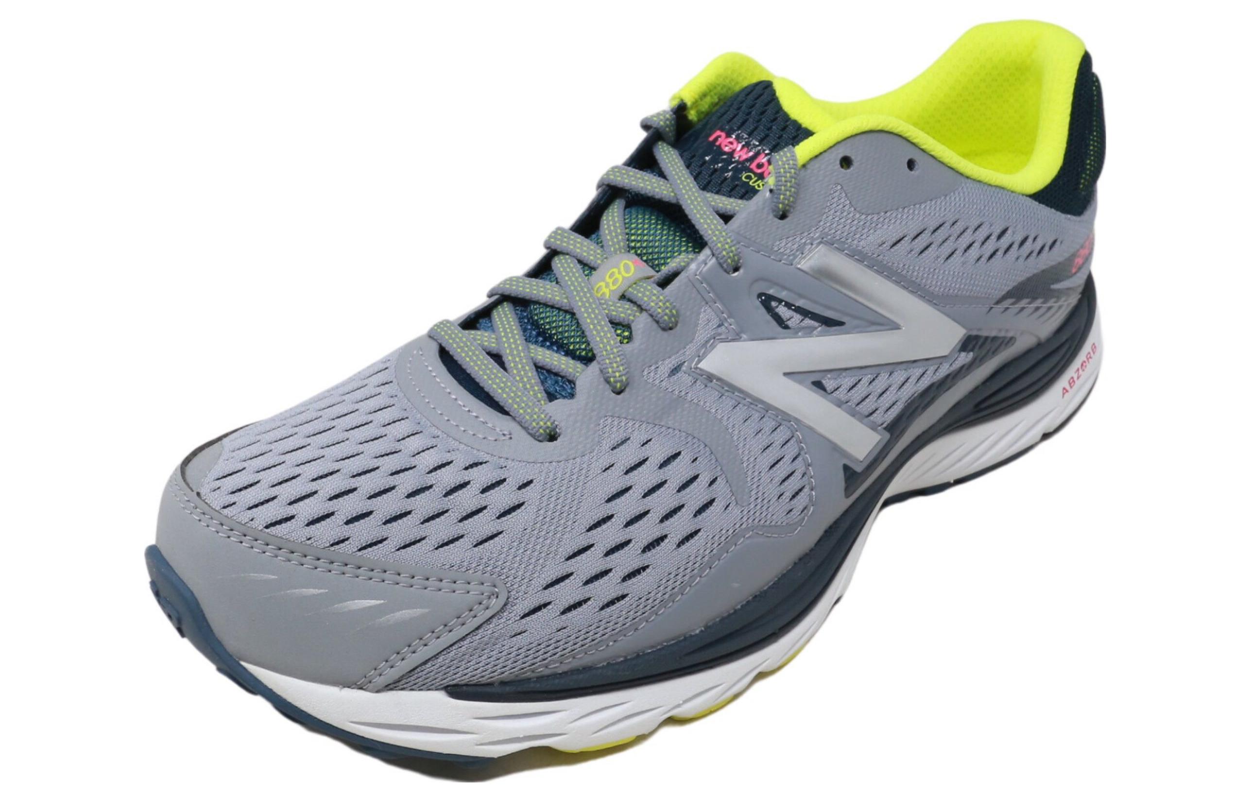Lookbook Sepatu Lari New Balance Low 'Abu Nyaman' M880MI6