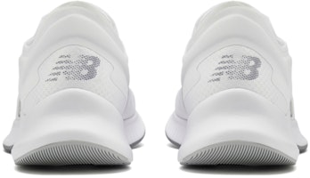 New Balance NB Pesu 輕便 低筒 跑步鞋 男款 白 Shop New Balance NB Pesu 輕便 低筒 跑步鞋 男款 白