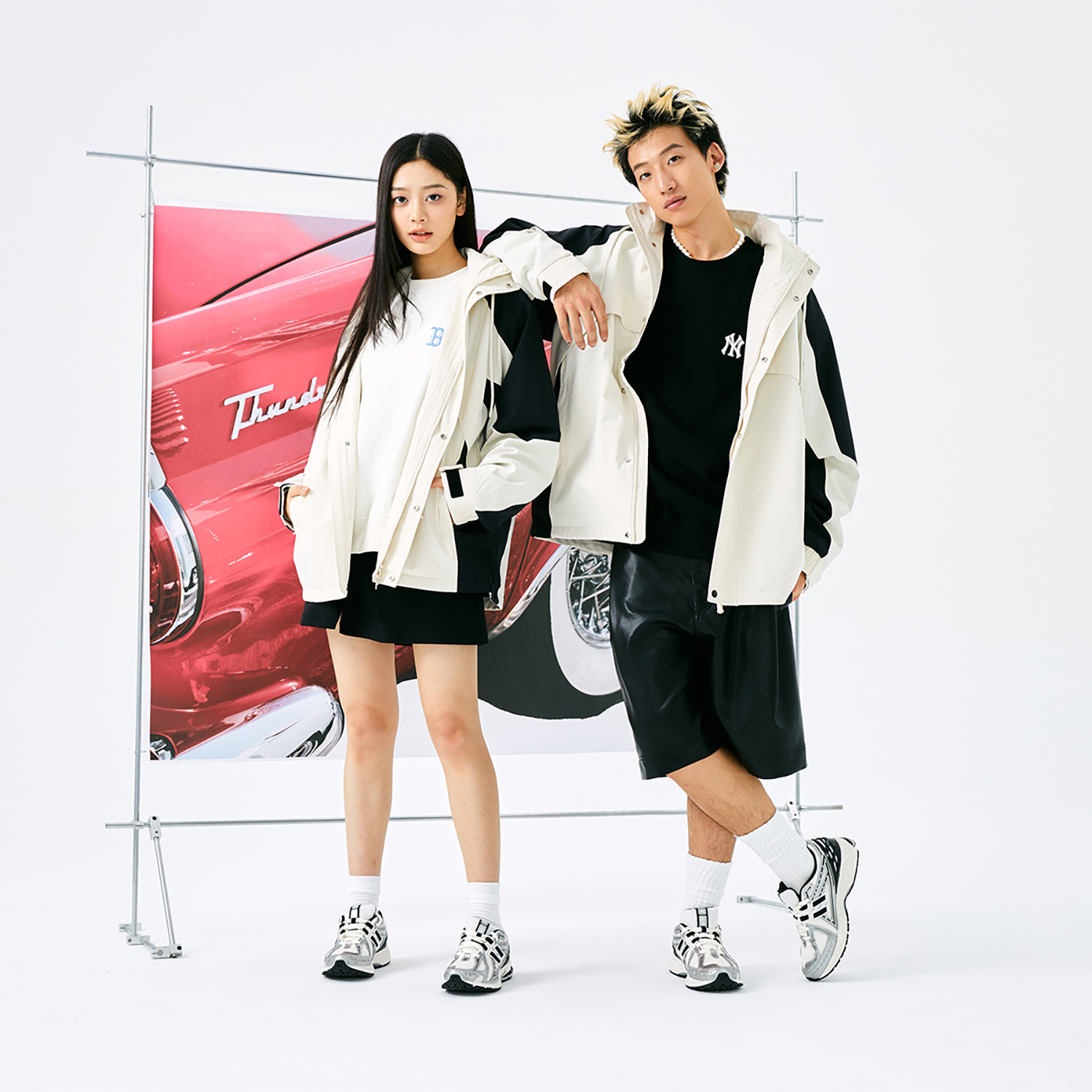 Sizing New Balance SS25 黑色防水防風戶外外套 男女休閒版型 NAE31141-BK