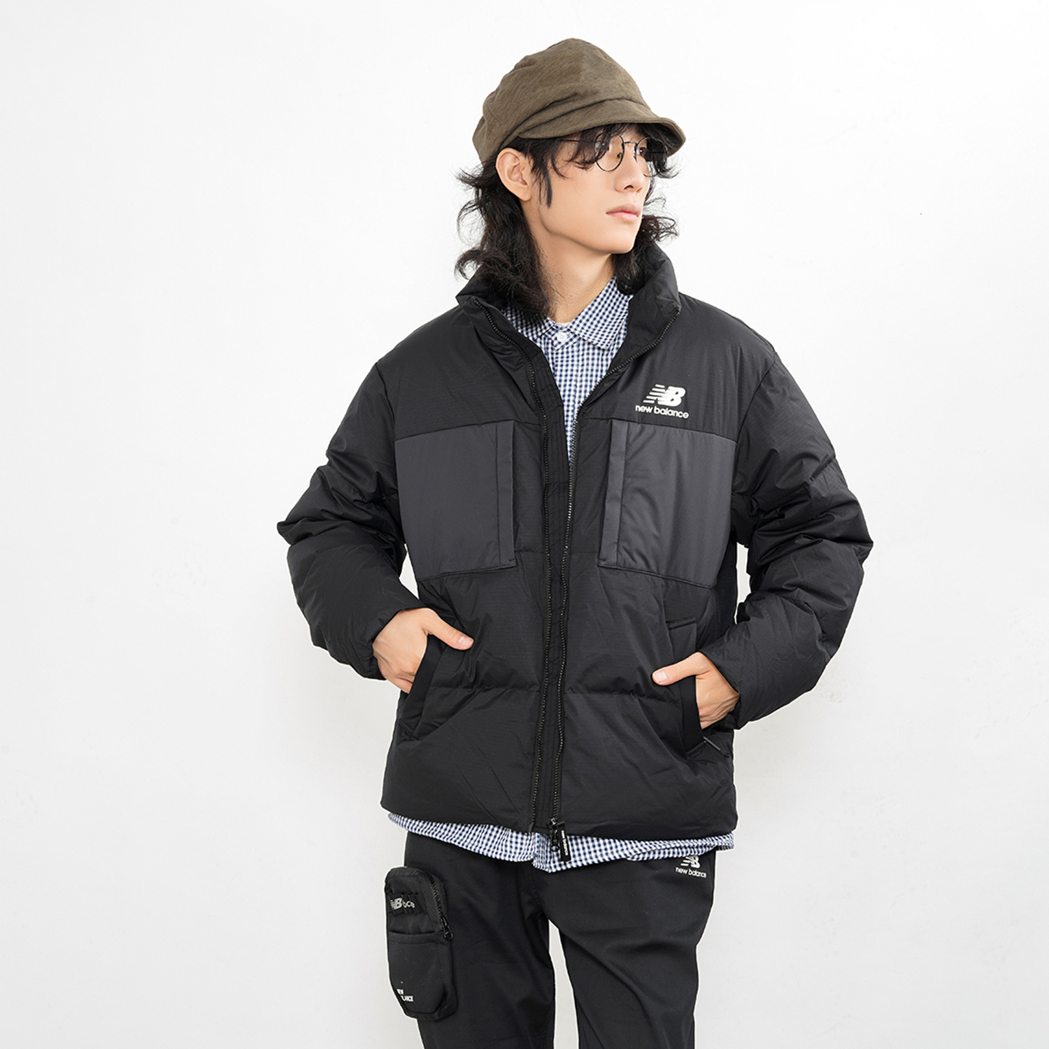 Shop 뉴발란스 스탠드 칼라 겨울 다운 자켓 블랙 유니섹스 캐주얼 스포츠웨어 5PB43053-BK