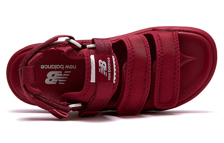 Lookbook New Balance 条纹休闲风格男女款红色Logo凉鞋 SD3205EDD