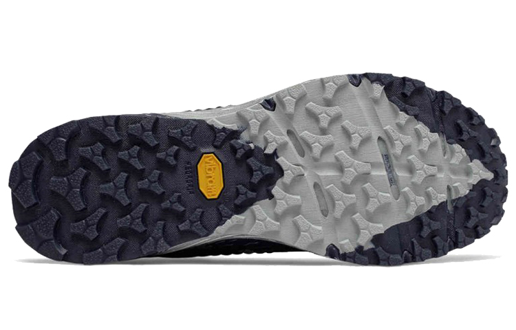 Shop New Balance Summit K.O.M. 透氣減震防滑 低幫跑步鞋 藍色