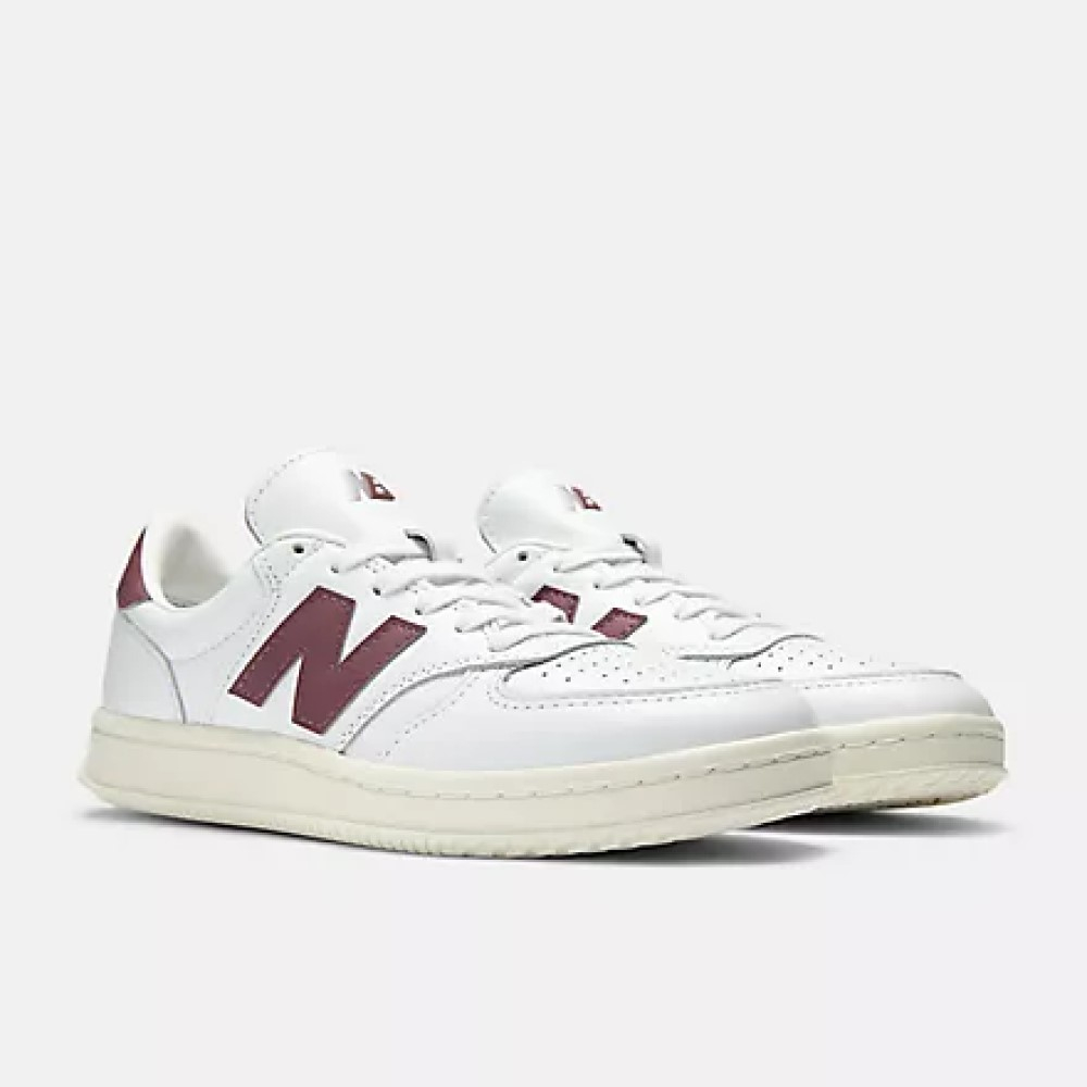 Shop New Balance T500 休閒鞋 CT500LPB-D