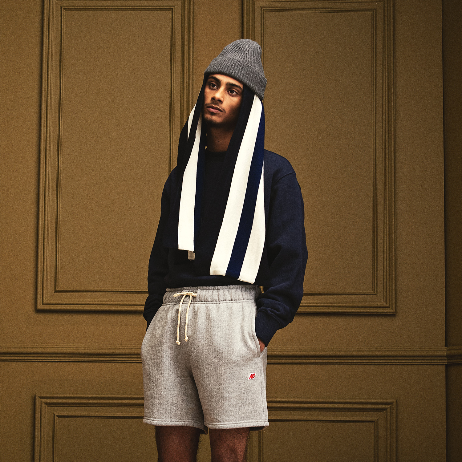 Lookbook New Balance Teddy Made 極簡直筒短褲 男女款 淺灰色 MS21548-AG