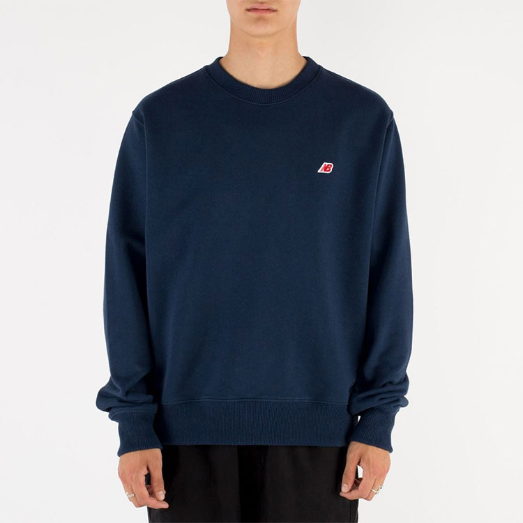 Lookbook New Balance Teddy Made标志海军蓝男女款休闲秋季圆领卫衣 MT21541-NGO