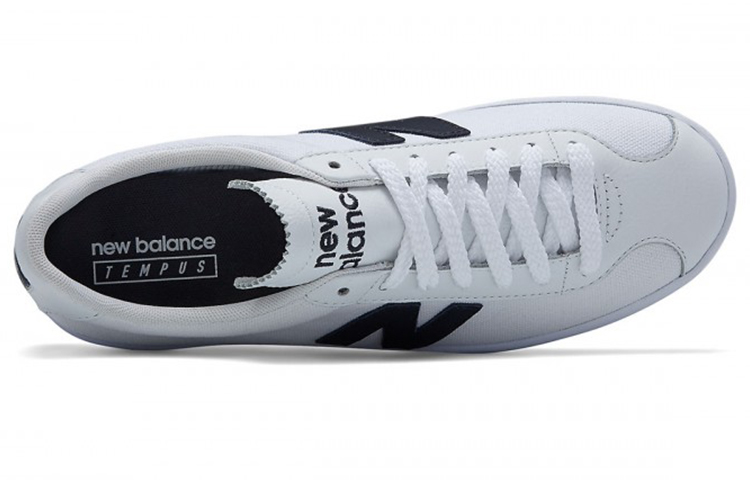 Lookbook New Balance Tempus 耐磨防滑休閒板鞋 白色
