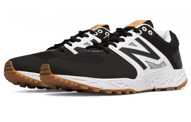 Order New Balance Turf 3000 v3 防滑耐磨訓練鞋 黑白色