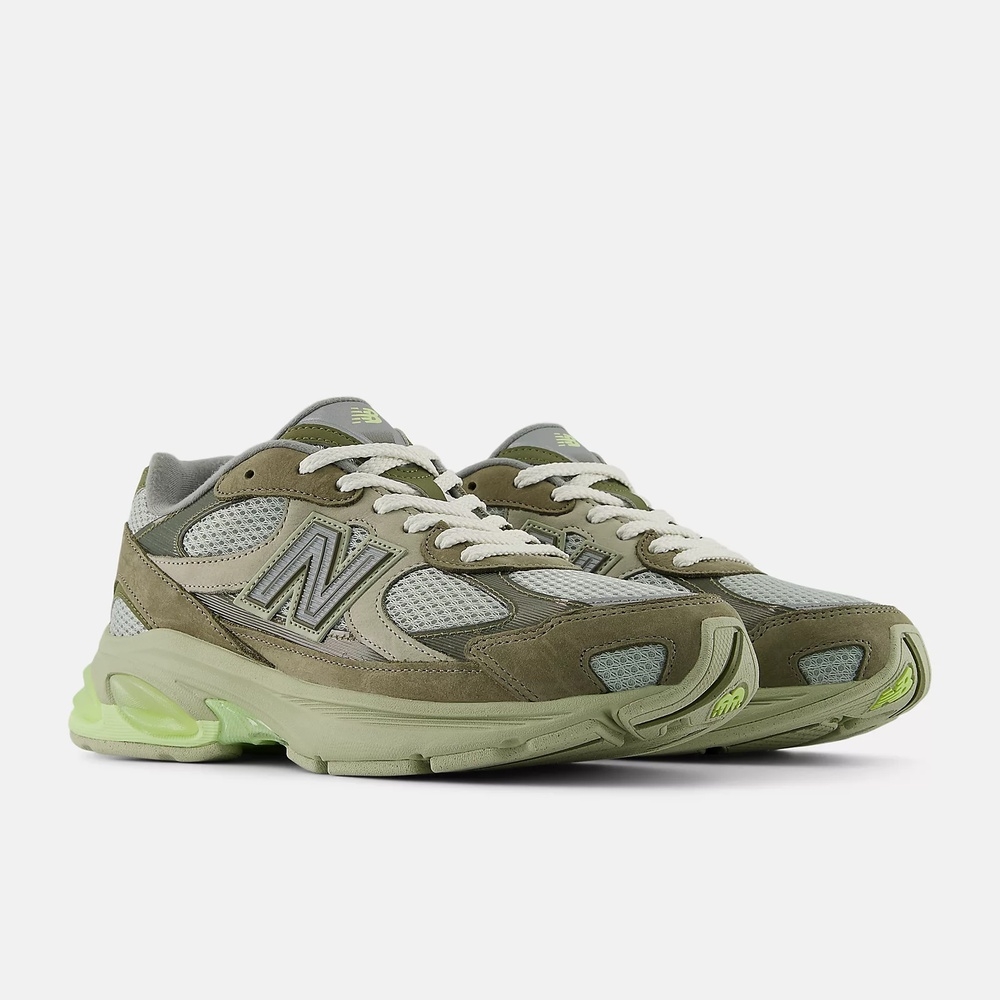 Shop New Balance U2010V1 休閒鞋 U20101AH-D