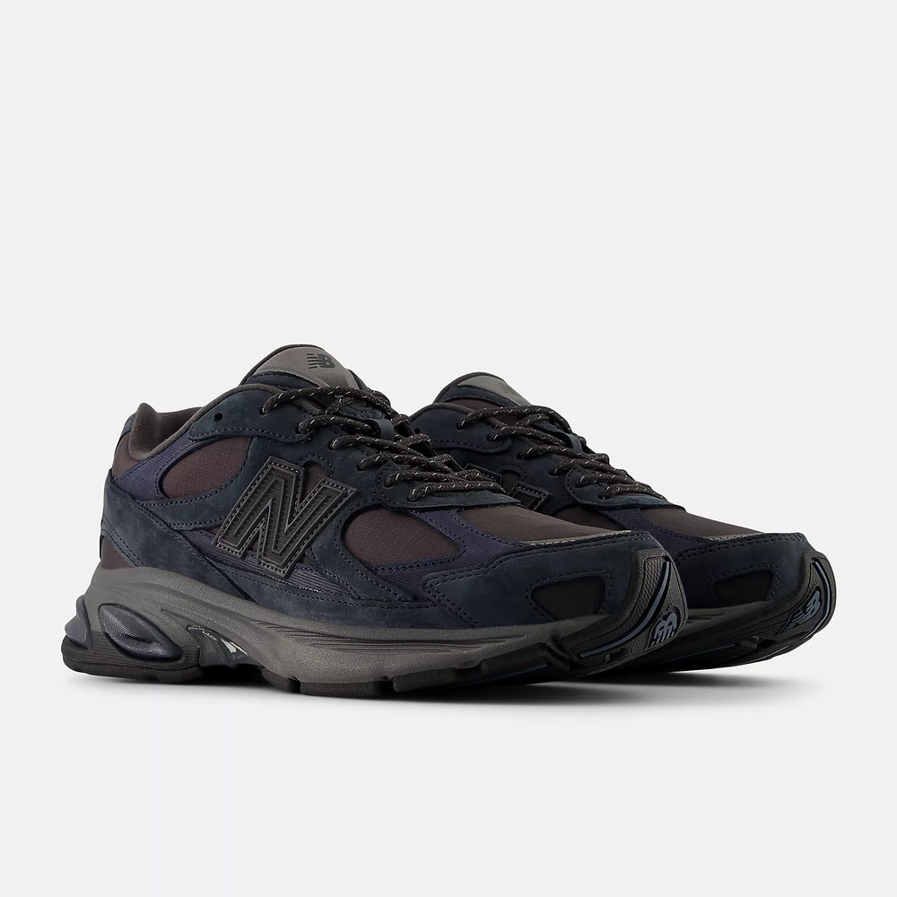 Shop New Balance U2010V1 休閒運動鞋 U201052C-D