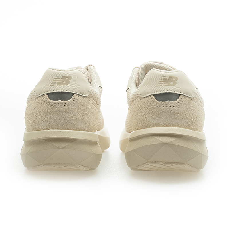 Lookbook 新百伦Under Armour UA800篮球鞋棕色款 U8002IH
