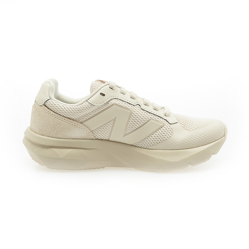 Shop 新百伦Under Armour UA800篮球鞋棕色款 U8002IH