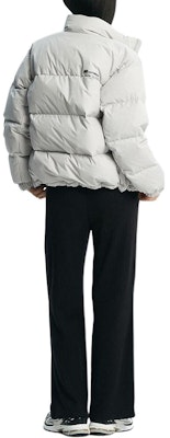 ニューバランス ユニセックス ロゴ入り ライトグレー ダウン パファージャケット. NBNPD42913-16 1