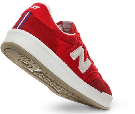 New Balance 300系列 時尚休閒板鞋 男女同款 亮紅色 Shop New Balance 300系列 時尚休閒板鞋 男女同款 亮紅色