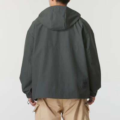 New Balance Jaket Training Unisex Berbahan Breathable Warna Charcoal Black AMJ43302-ACK 3