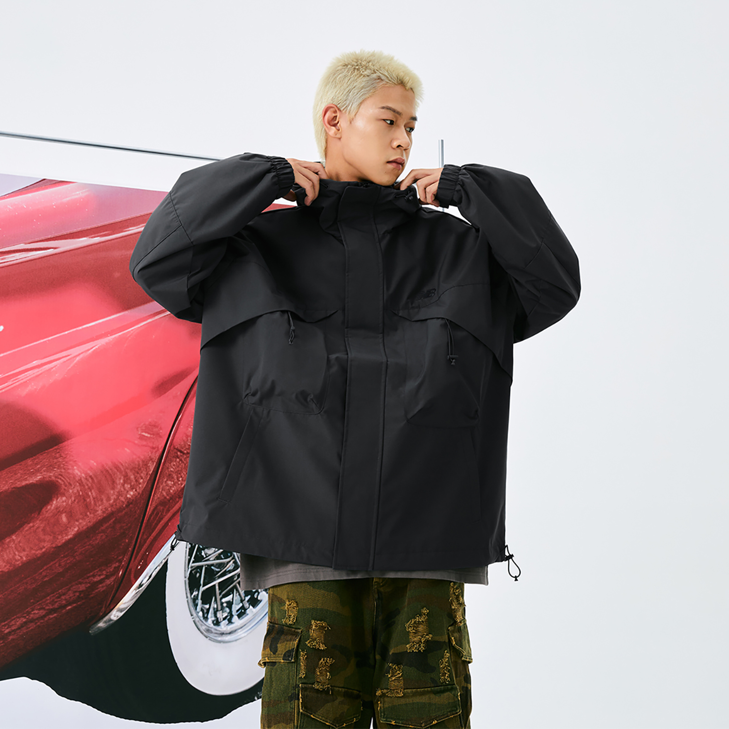 Sizing New Balance Jaket Training Unisex Berbahan Breathable Warna Charcoal Black AMJ43302-ACK