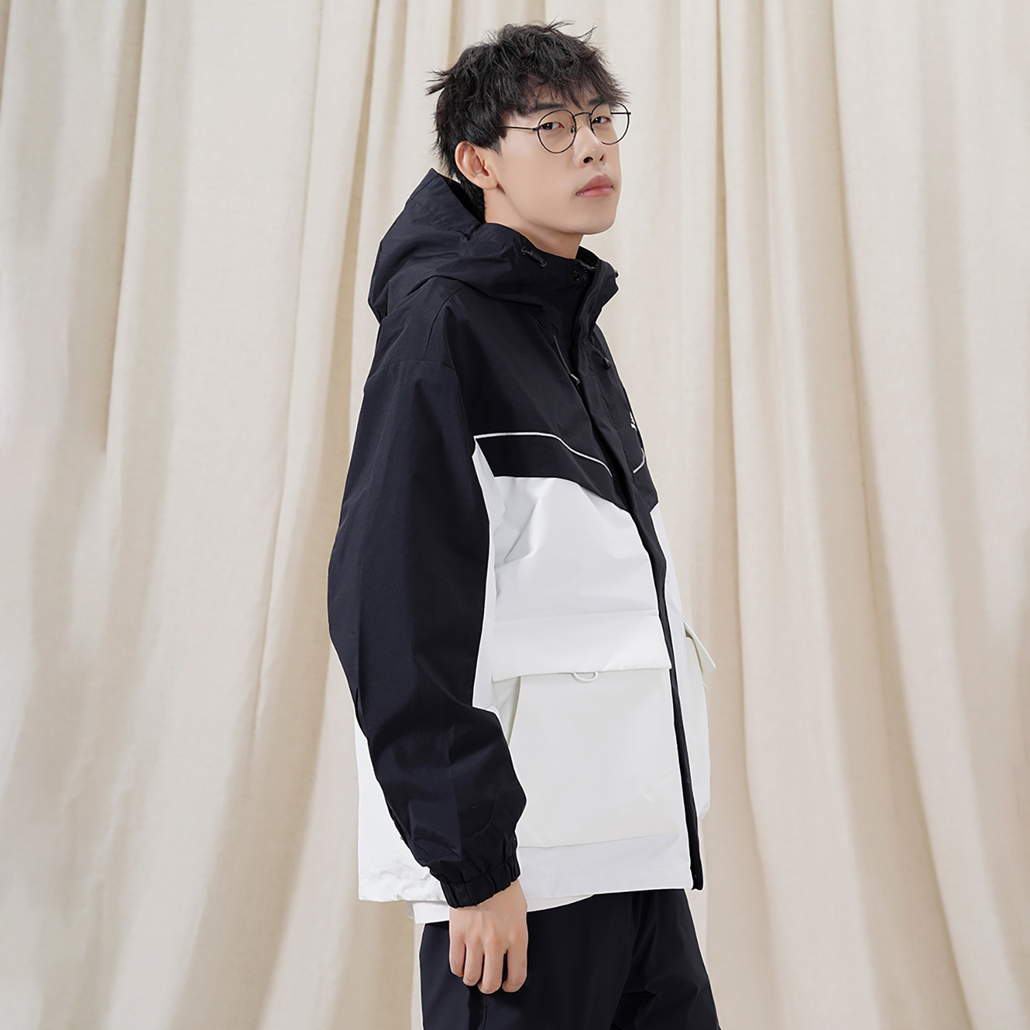 Sizing New Balance 男女同款黑色拼色连帽夹克外套带Logo印花 5AC39333-BK