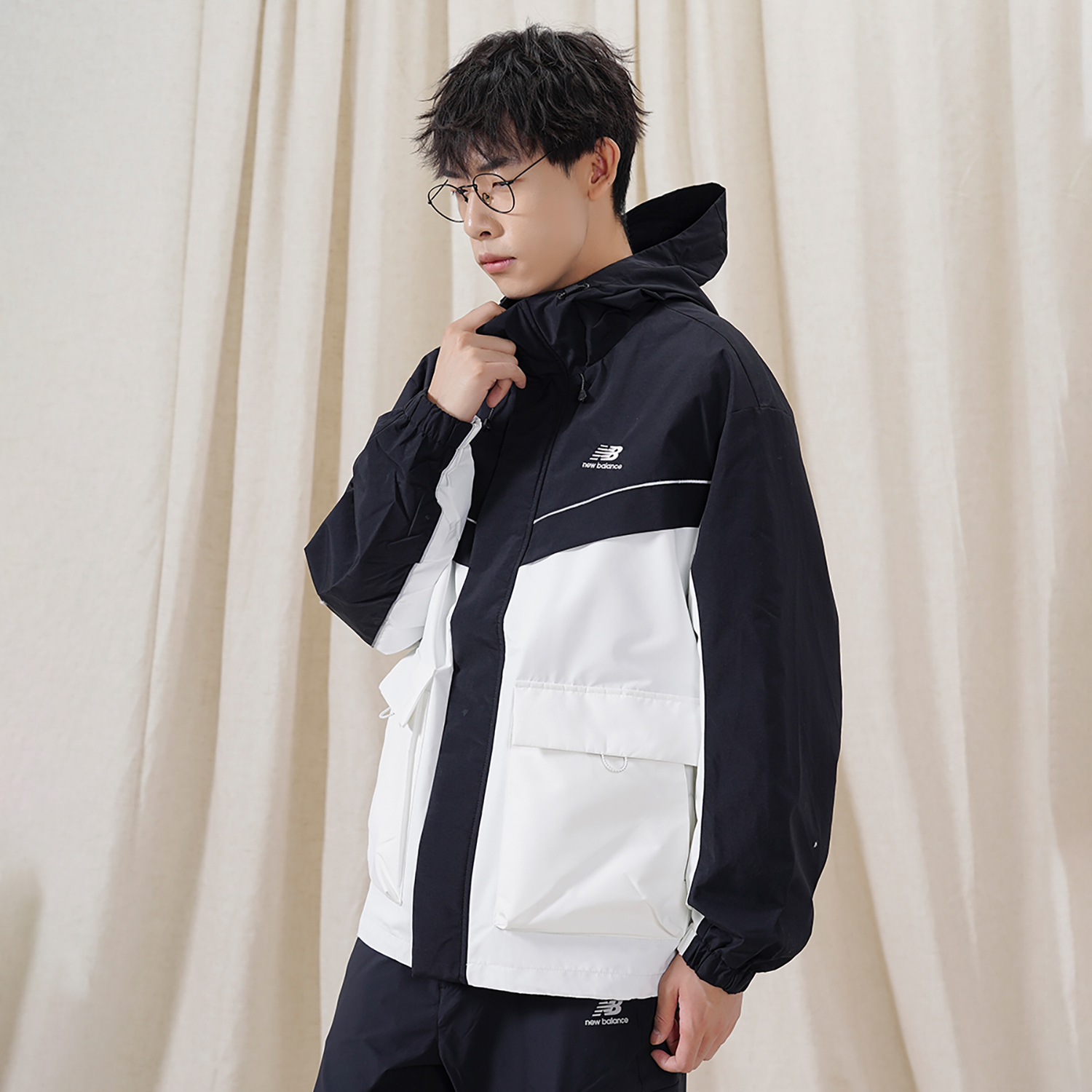 Cheap New Balance 男女同款黑色拼色连帽夹克外套带Logo印花 5AC39333-BK