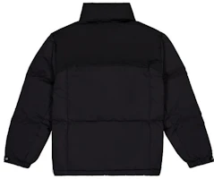 Lookbook New Balance 男女通用黑色可收纳连帽羽绒服夹克。 NPD49011-BK