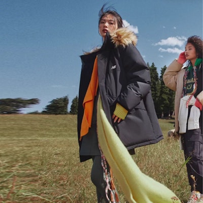 New Balance Unisex Chaqueta Parka Negra con Capucha y Plumón de Longitud Media AMJ33330-BK Shop New Balance Unisex Chaqueta Parka Negra con Capucha y Plumón de Longitud Media AMJ33330-BK