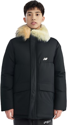 New Balance Unisex Chaqueta Parka Negra con Capucha y Plumón de Longitud Media AMJ33330-BK Cheap New Balance Unisex Chaqueta Parka Negra con Capucha y Plumón de Longitud Media AMJ33330-BK