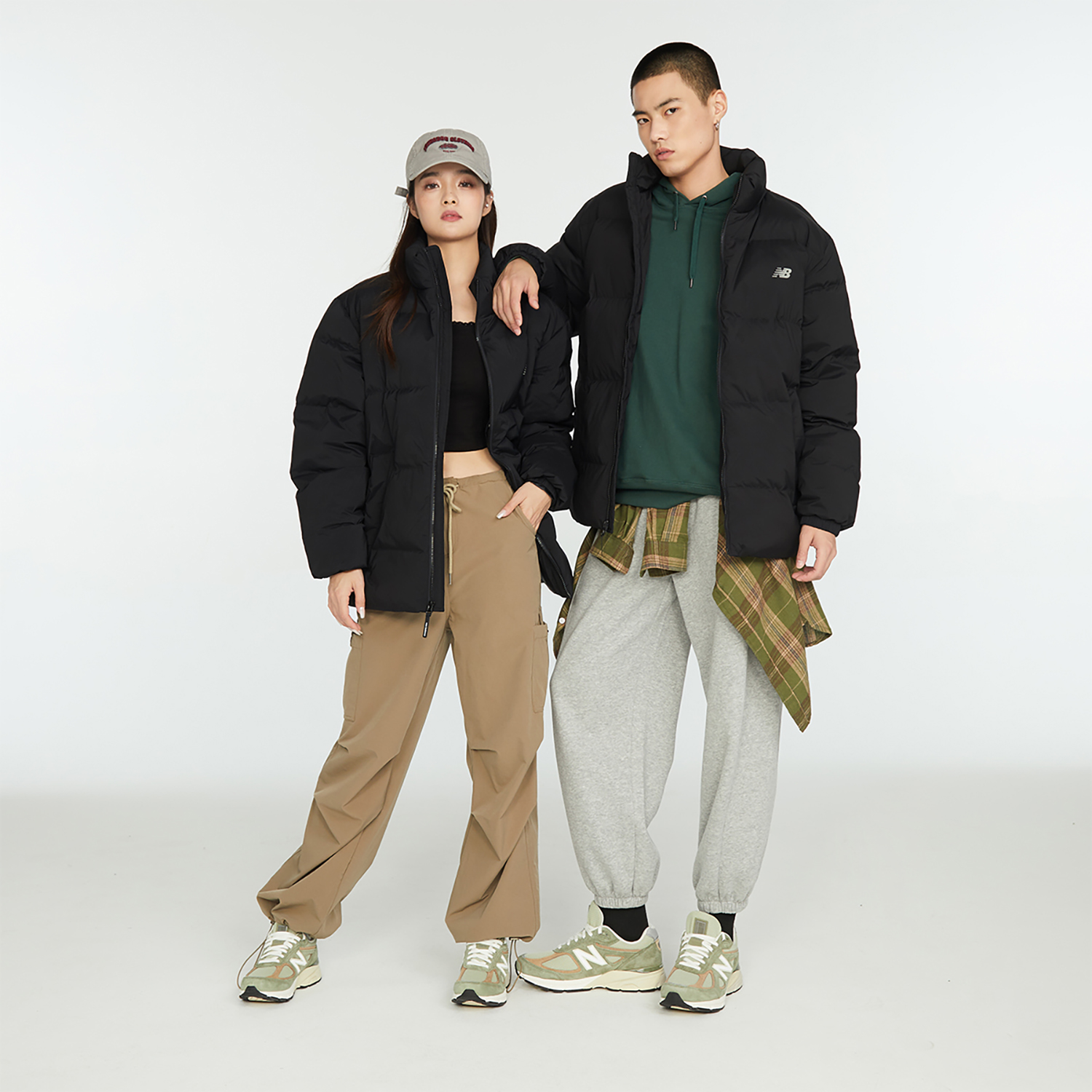 Shop ニューバランス 男女兼用 ブラック 防風 ダウンジャケット 秋冬用. AMJ34324-BK