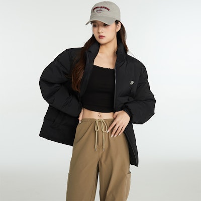 ニューバランス 男女兼用 ブラック 防風 ダウンジャケット 秋冬用. AMJ34324-BK 1