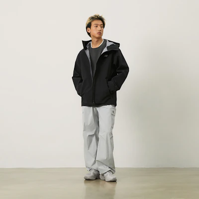 New Balance 男女款黑色防风连帽拉链运动休闲外套 NAE33141-BK Shop New Balance 男女款黑色防风连帽拉链运动休闲外套 NAE33141-BK