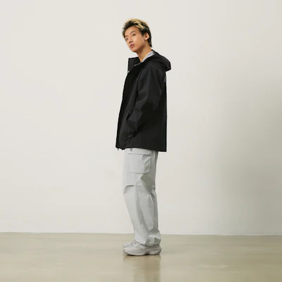 New Balance 男女款黑色防风连帽拉链运动休闲外套 NAE33141-BK Purchase New Balance 男女款黑色防风连帽拉链运动休闲外套 NAE33141-BK