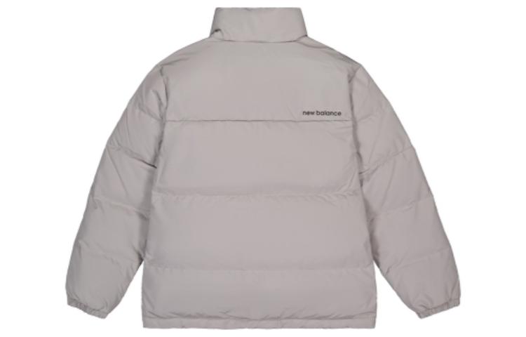 Lookbook ニューバランス ユニセックス グレーパフダウンジャケット ジップアップハイカラー付き. AMJ33340-TAG