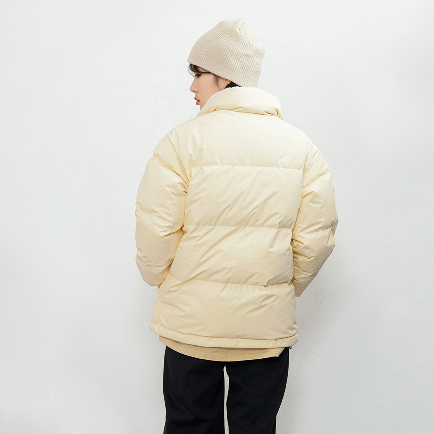 Sizing New Balance 男女通用輕黃可翻轉羽絨外套 冬季系列。 5PB43153-YL