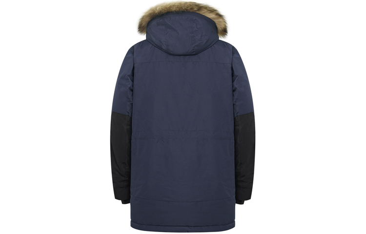 Lookbook Chaqueta New Balance Utility-Style Azul Marino Largo Medio de Plumas. NP943021-NV