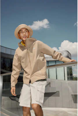 New Balance 防水防風透氣連帽外套 卡其色 情侶款 NAE33141-LB Purchase New Balance 防水防風透氣連帽外套 卡其色 情侶款 NAE33141-LB