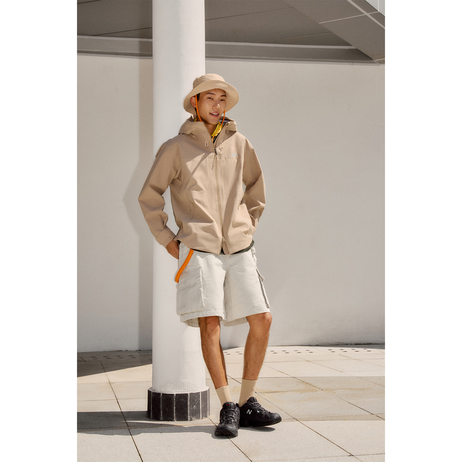 Sizing New Balance 防水防風透氣連帽外套 卡其色 情侶款 NAE33141-LB