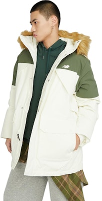 New Balance Jaket Musim Dingin Unisex Putih Hijau Parka dengan Hoodie Bulu. AMJ34323-CIC 2