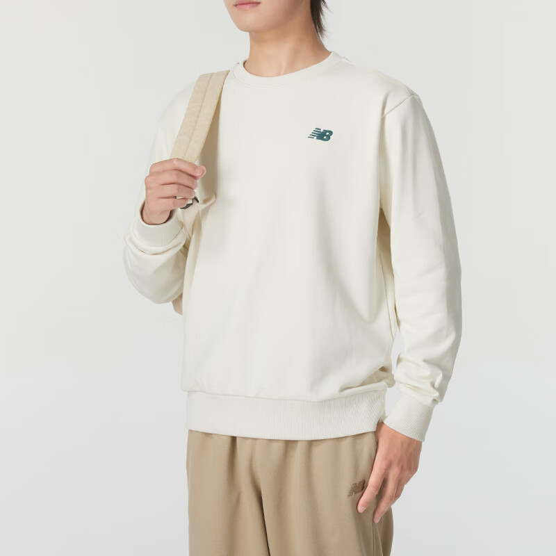 Shop New Balance白色长袖套头衫休闲透气卫衣 AMT43315-CIC