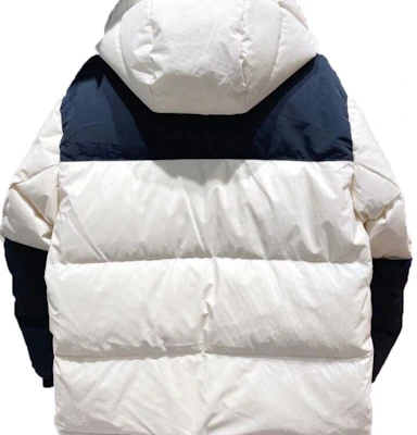 New Balance Jaket Putih Musim Dingin Ringan Tahan Angin Hangat NPA43131-CRE Lookbook New Balance Jaket Putih Musim Dingin Ringan Tahan Angin Hangat NPA43131-CRE