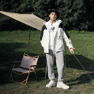New Balance 白色連帽外套 休閒運動服 AMJ31304-CIC 3