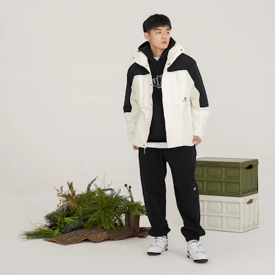 New Balance 白色連帽外套 休閒運動服 AMJ31304-CIC Purchase New Balance 白色連帽外套 休閒運動服 AMJ31304-CIC