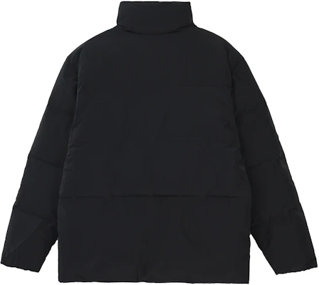 New Balance 冬季黑色极简羽绒外套 AMJ04346-BK Lookbook New Balance 冬季黑色极简羽绒外套 AMJ04346-BK